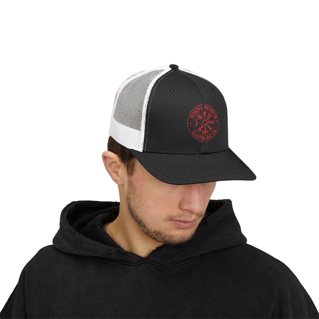 Nordic Vegvísir Trucker Cap